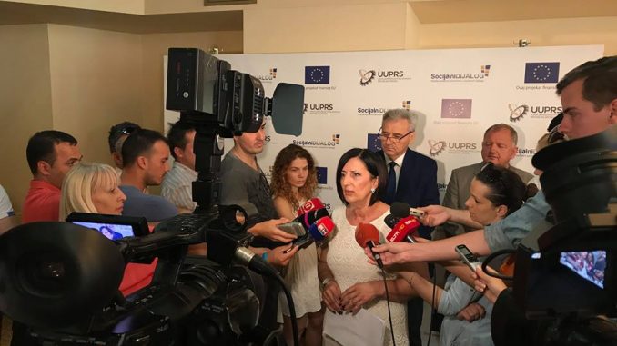 Предсједница ССРС Ранка Мишић је изјавила да млади и образовани кадрови напуштају овај простор због слабо плаћеног посла, а да политичка нестабилност утиче на инвеститоре
