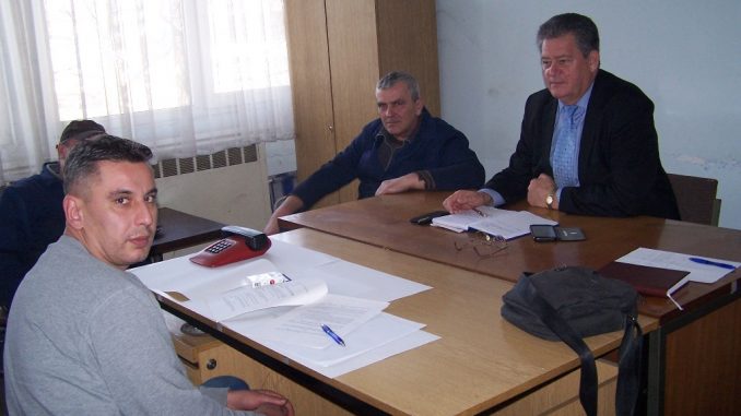 Predsjednik Tane Peulić na sindikalnom sastanku u gradiškom " Metalu "