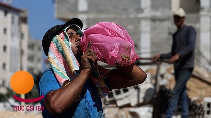 Osnovno pravo radnika na organizovanje je ključno u borbi protiv toplotnog stresa (photo::MOHAMMED ABED / AFP)