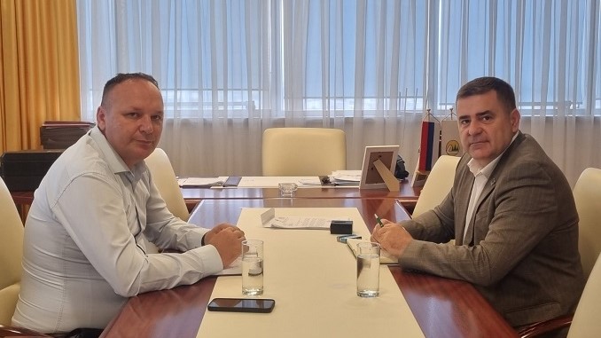 Састанак Станковић - Каурин, разговарано о бољем положају радника у ЈПШ „Шуме Српске“ Састанак Станковић - Каурин, разговарано о бољем положају радника у ЈПШ „Шуме Српске“