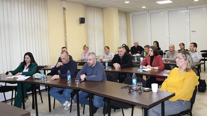 Здравствени радници огорчени – не одустају од захтјева за повећање цијене рада на 200 КМ