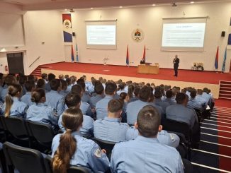 Потомци завршне X класе Средње школе за унутрашње послове упознати са значајем синдикалног организовања