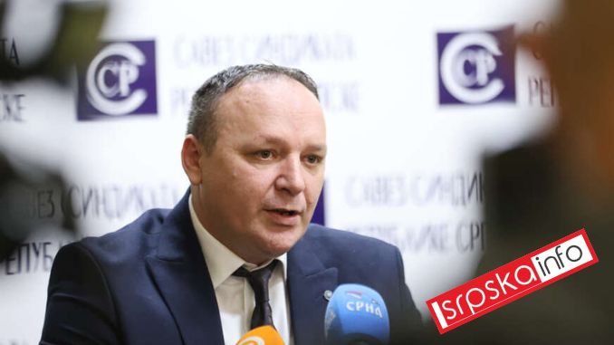 До када ће Пореска управа РС толерисати исплате плата у коверти: Послодавци биљеже историјске милијарде, радници у Српској чекају минималне пензије ФОТО: СИНИША ПАШАЛИЋ/РИНГИЕР