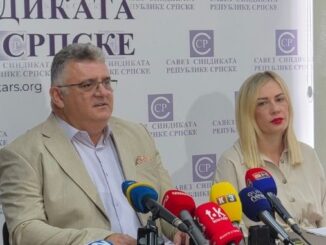 Гњатић: Настављамо рад на побољшању материјалног положаја
