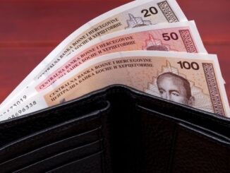Мање просјечно исплаћене плате у већини дјелатности у јулу мјесецу