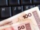Док цијене расту,  плате стагнирају или заостају