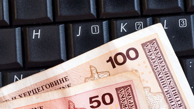 Док цијене расту,  плате стагнирају или заостају